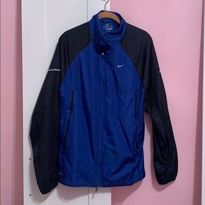 (NIKE) Dark Blue / Black Storm - fit windbreaker